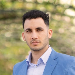 Luis Carbonel portrait